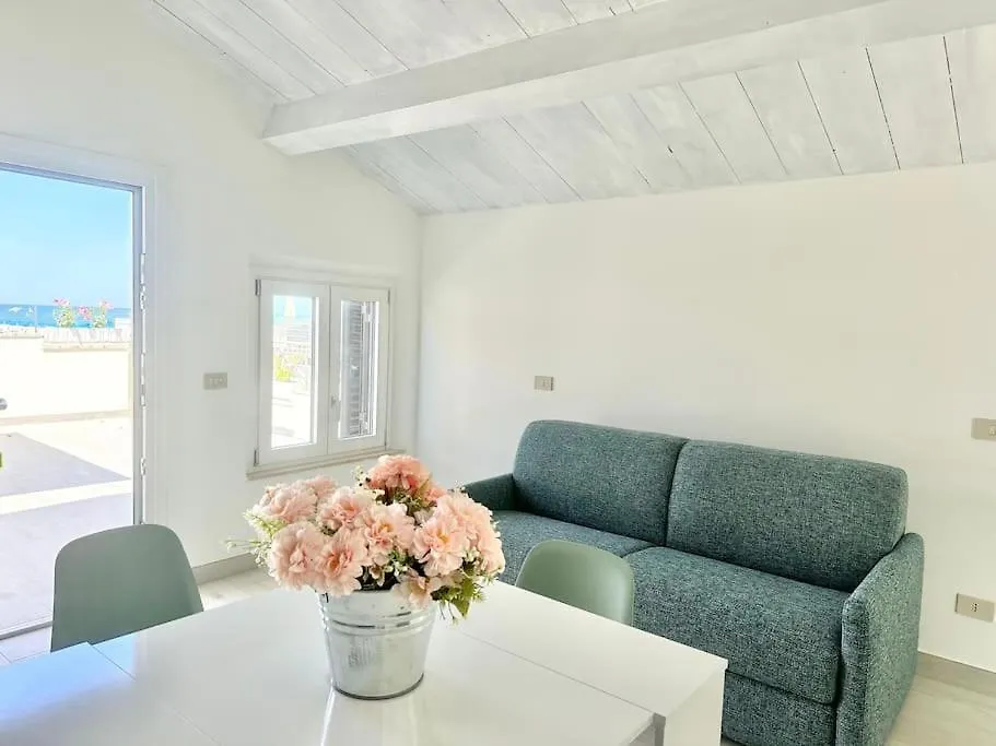 Design Apartment On The Beach Lido di Camaiore Italy